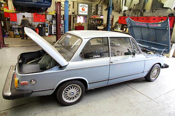 Clarion Builds BMW 2002 CoupeKing Teardown 13100.jpg