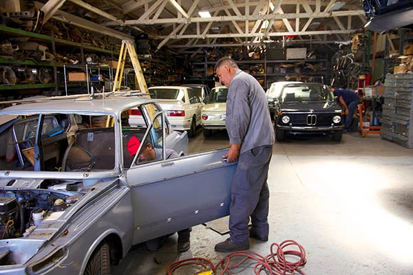 Clarion Builds BMW 2002 CoupeKing Teardown 13300.jpg