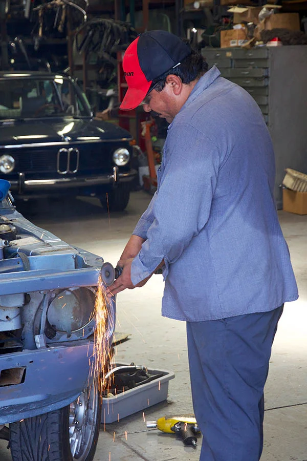 Clarion Builds BMW 2002 CoupeKing Teardown 13330.jpg