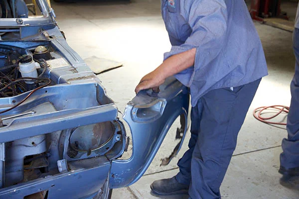 Clarion Builds BMW 2002 CoupeKing Teardown 13350.jpg