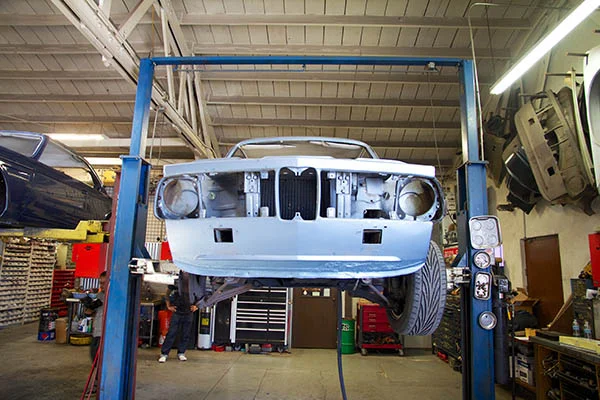 Clarion Builds BMW 2002 CoupeKing Teardown 13400.jpg
