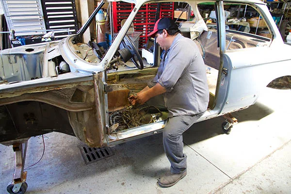 Clarion Builds BMW 2002 CoupeKing Teardown 13553.jpg