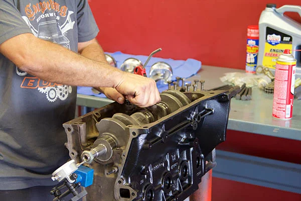 BMW 2002 Engine Build 097.jpg