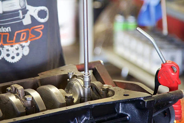 BMW 2002 Engine Build 208.jpg