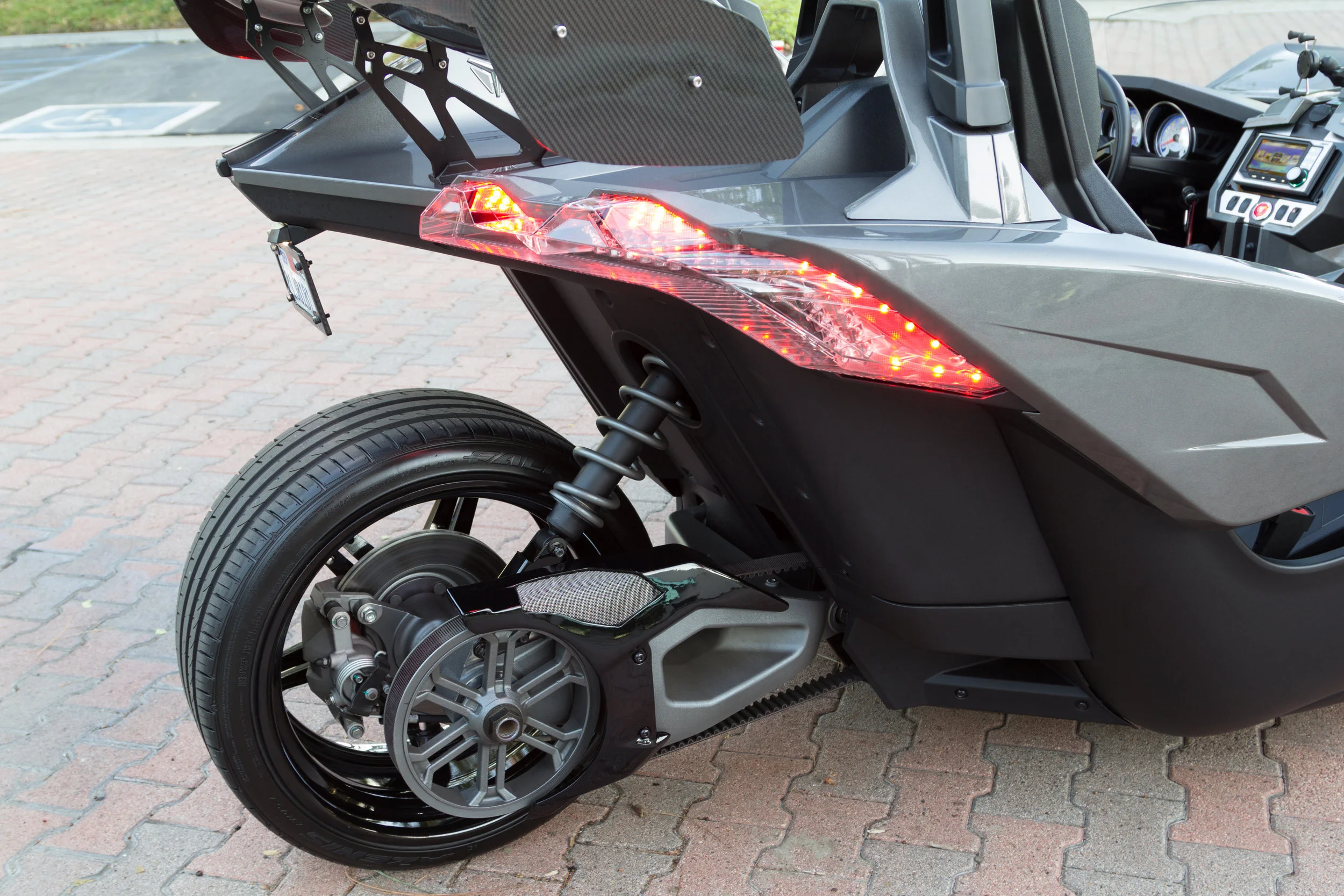 Polaris Slingshot-54.jpg