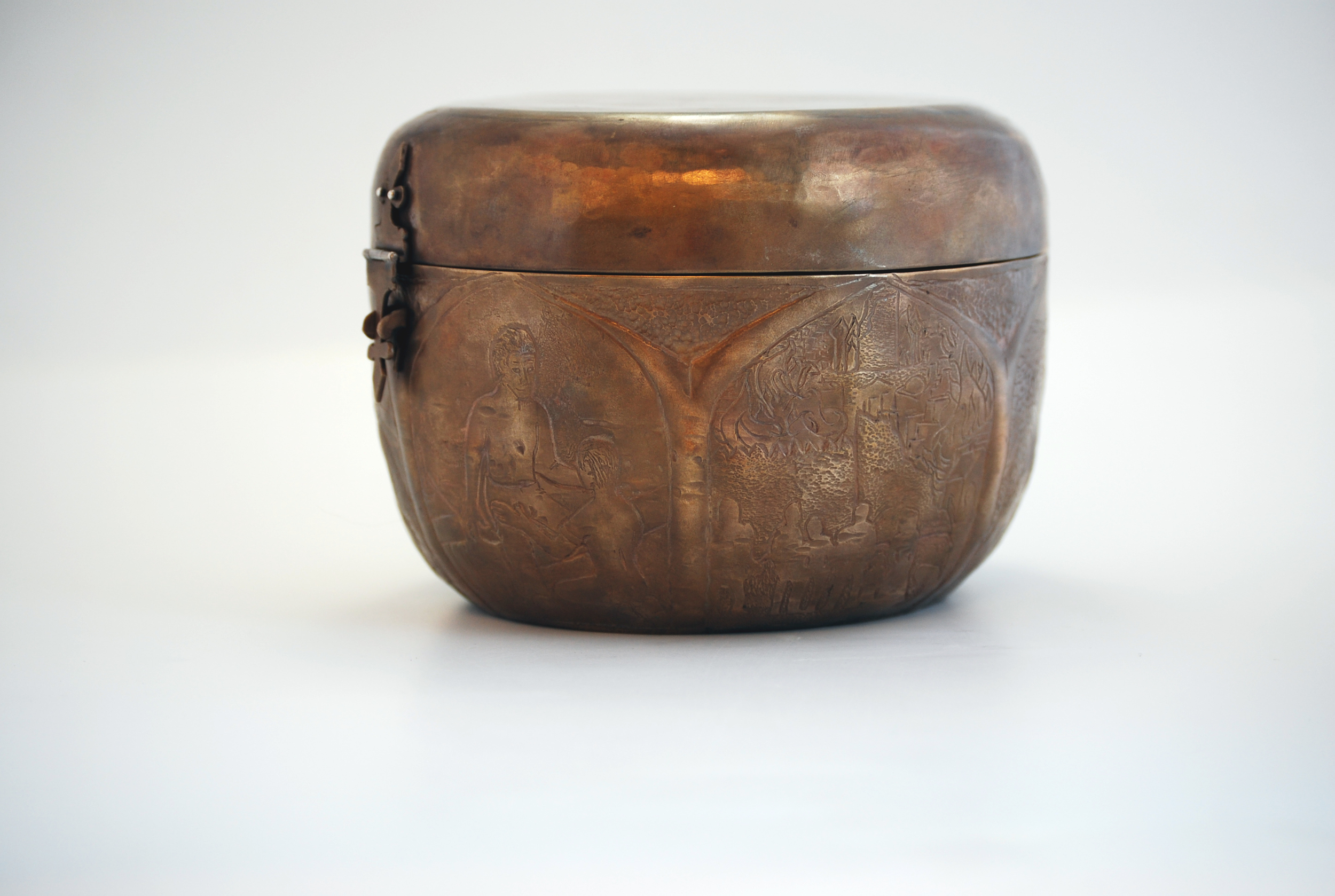 Copy of mcmichael_hollowware_diceholder_2015.jpg