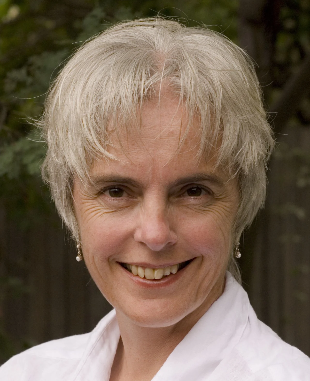 Featured Contributor: Margo Lanagan
browcontribs :
Margo Lanagan has been writing prize-winning stories for ages; her latest novel is Sea Hearts , her latest collection Cracklescape .
Read Margo’s fiction piece ‘By Desecration Rock’ in TLB19 .