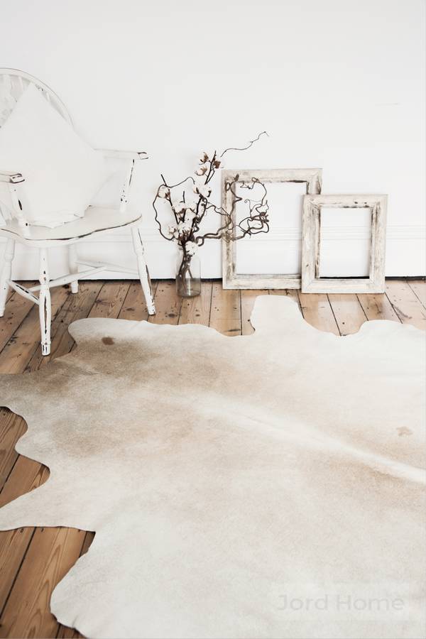 original_mare-neutral-cowhide-rug.jpg