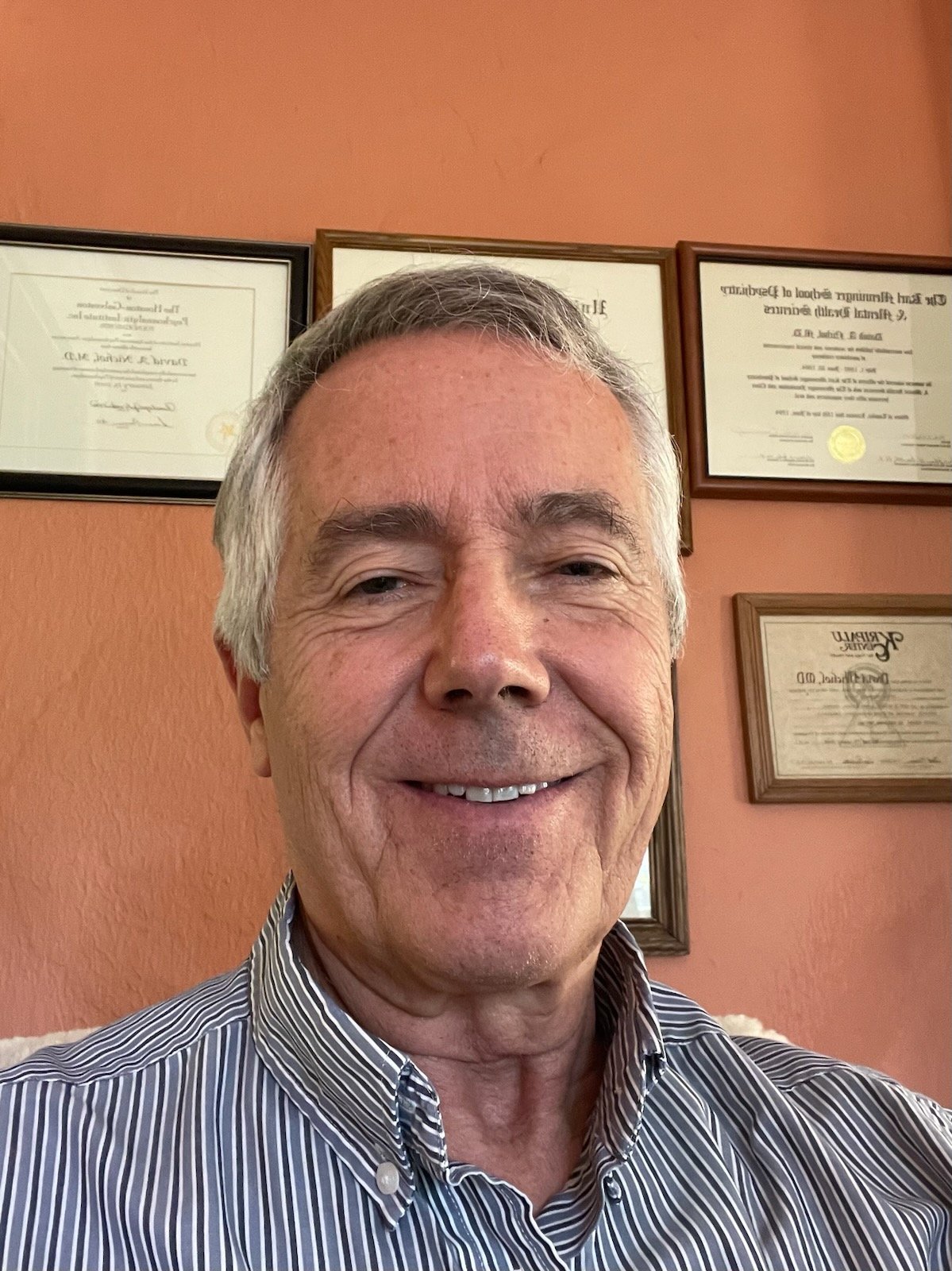 David Nichol, Md