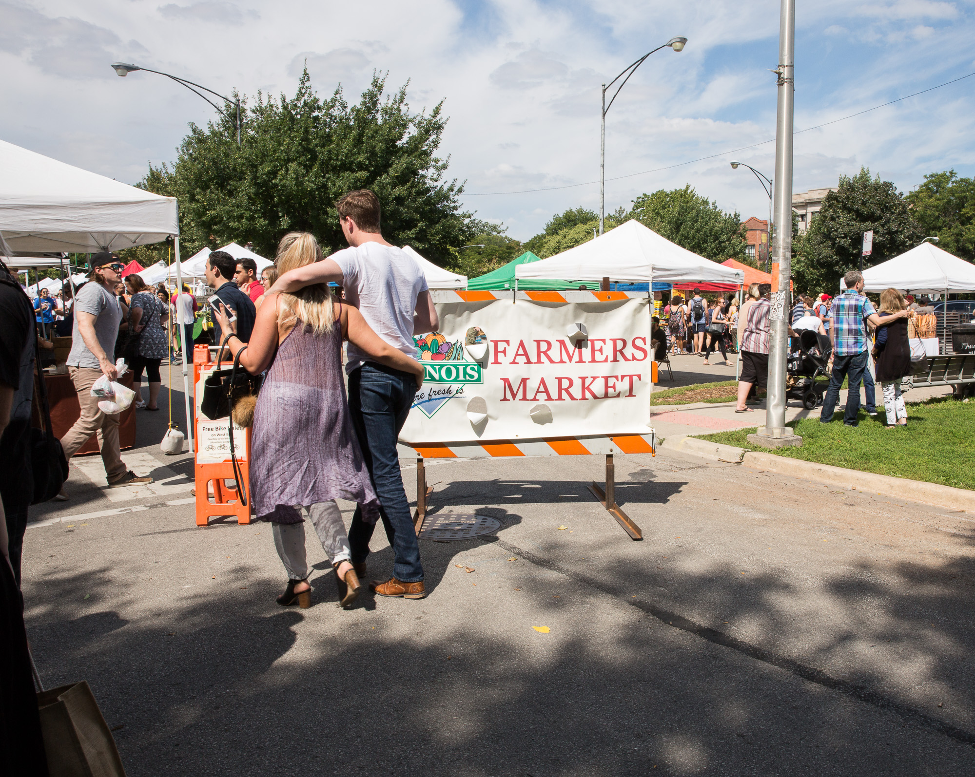 People travel all over to come to this farmers market in Illinois. There are some of the best local farmers from all over the city that make fresh grown produce + juice that is amazingggg! You can find out more at: Logan Square Market