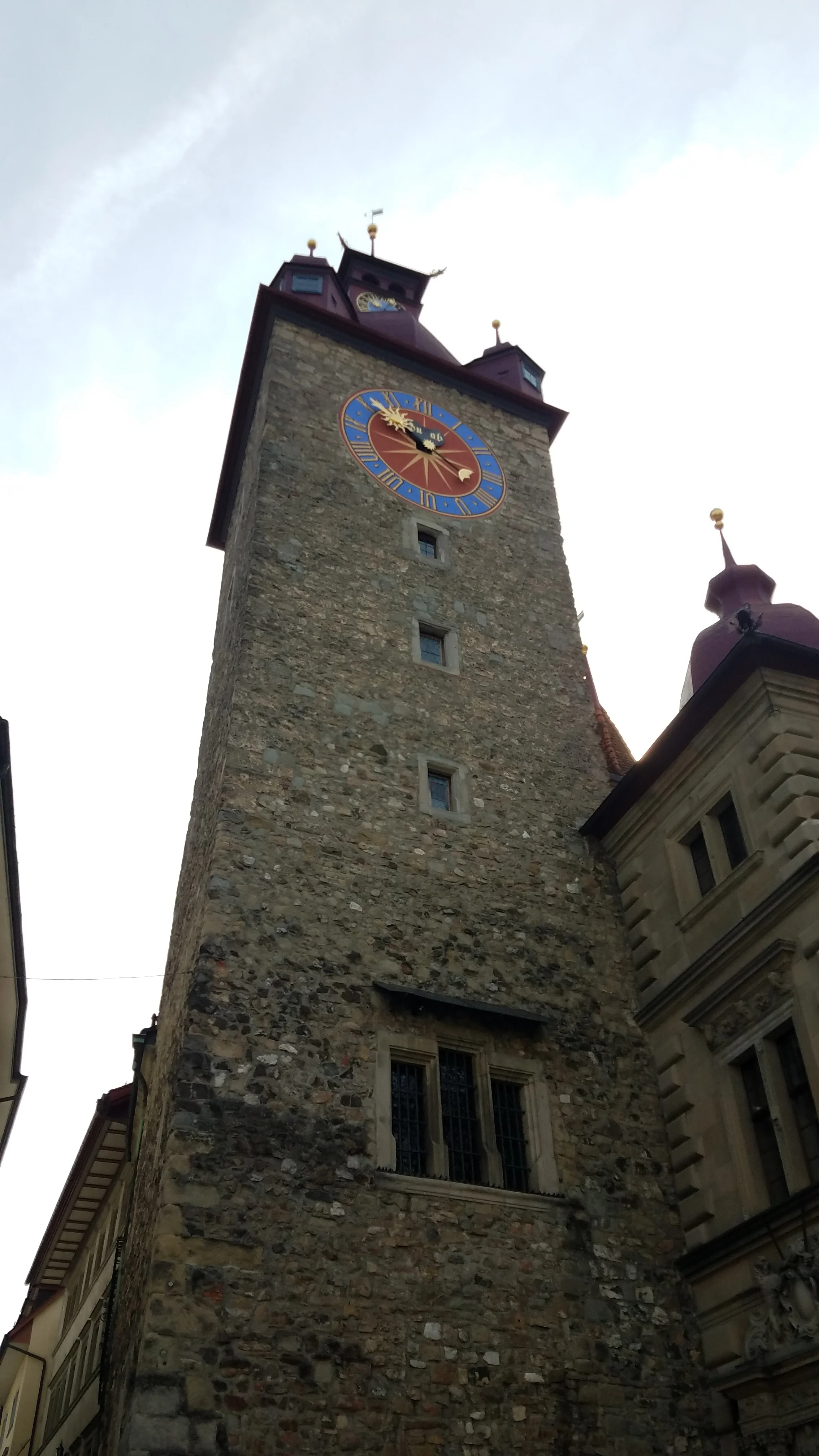 The bell inside this clock is the same size as Big Ben.