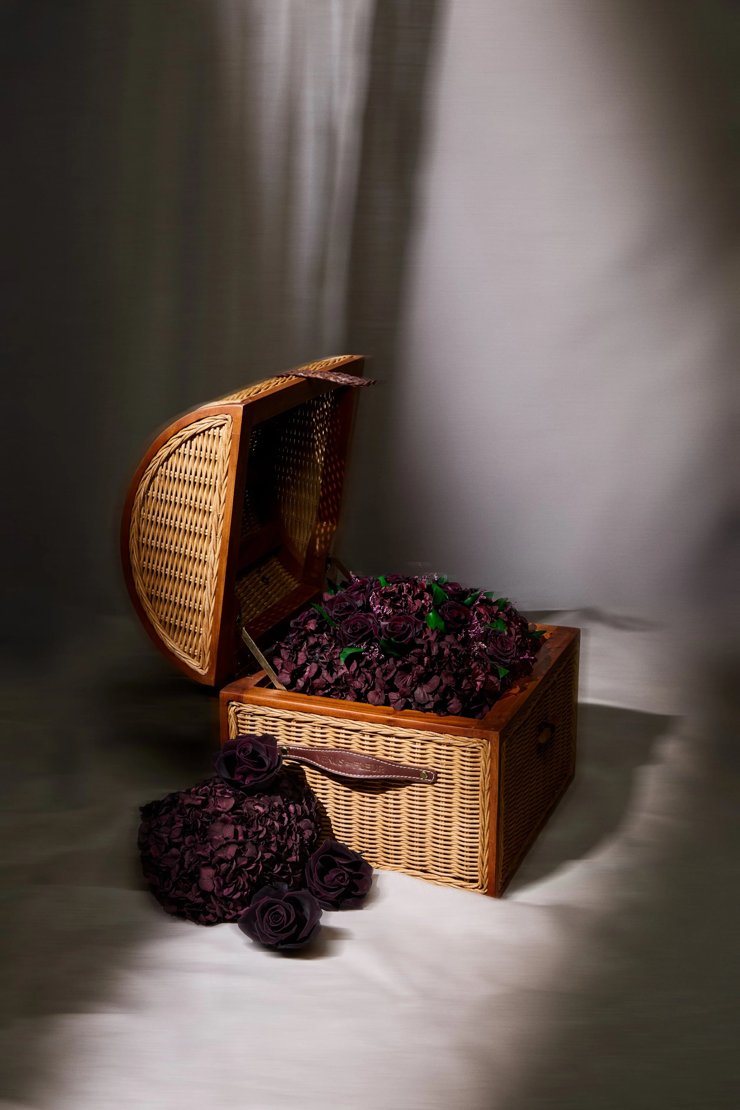 Wicker Trunk Roses & Hydrangea Blackberry_001_v2_WEB.jpg