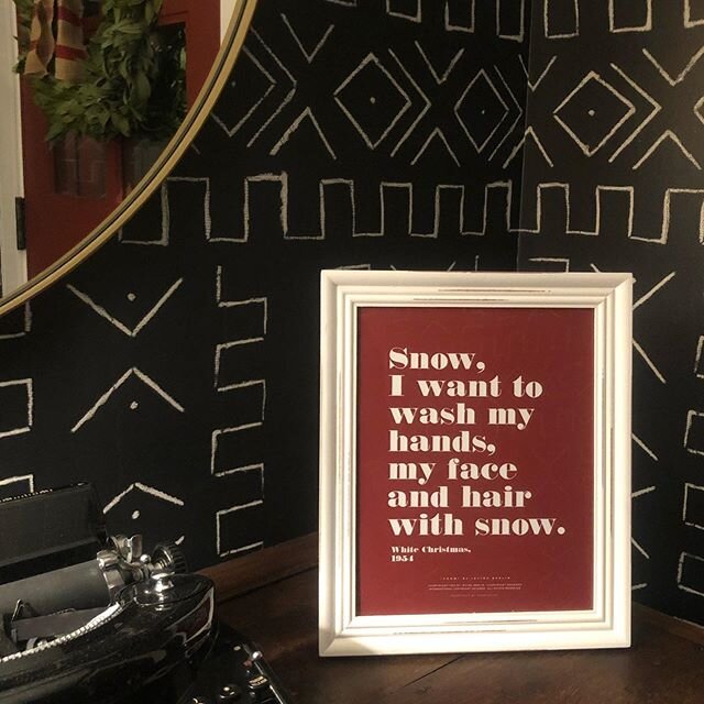 Let it SNOW.... Y&rsquo;all I got this artwork from @lindsayletters.co - I was going to give it as a gift &amp; then decided it was so perfect on my entry table. .
.
.#letitsnow #snow #winterwonderland #jacksonwyoming #jacksonhole