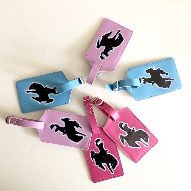 We should all be pumped Spring Break is around the corner. I made these diy luggage tags today &amp; in honor of raising the travel vibration I&rsquo;m giving 1 set away. This is my 1st ever give away....
.
.
How to enter:
.
.
1.) tag your travel bud