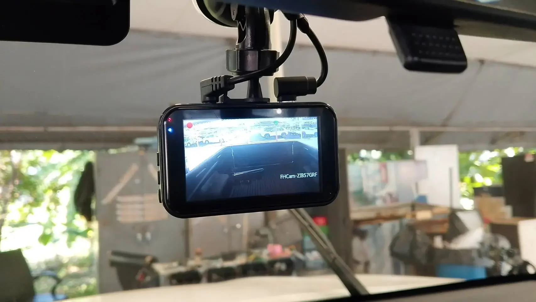 หน้าจอกล้อง ABT SMART VIEW GO 2K แสดงภาพบันทึกจากกล้องหน้าภายในรถ