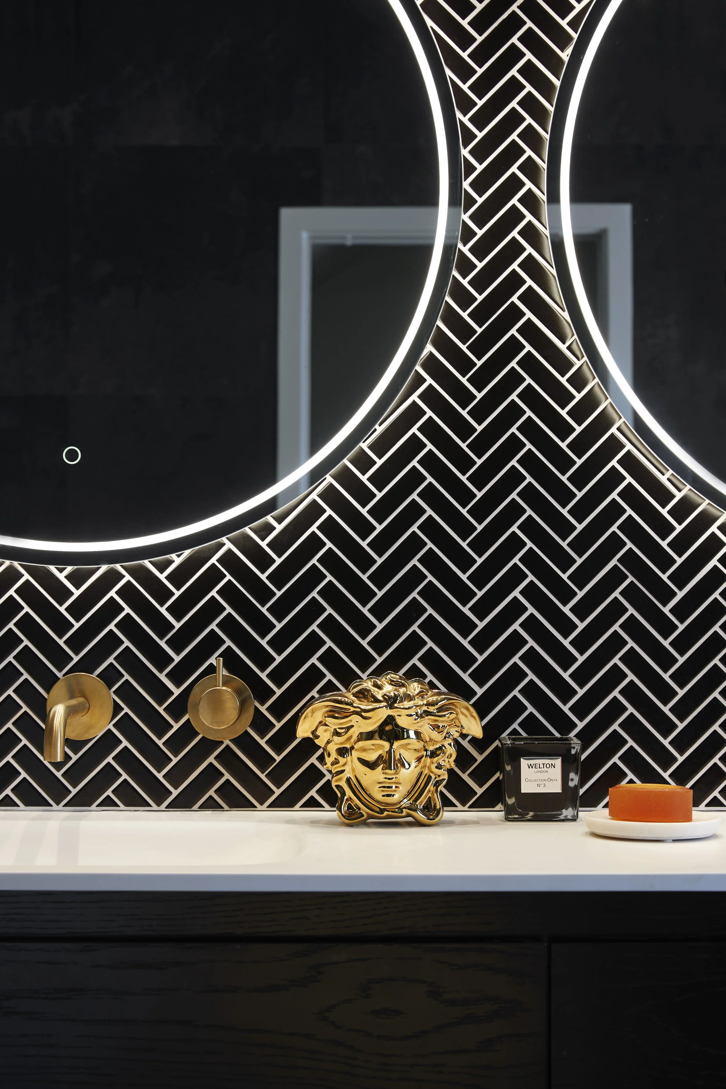 2602-Yvette Jay_Laird's Croft_ 44x.jpg