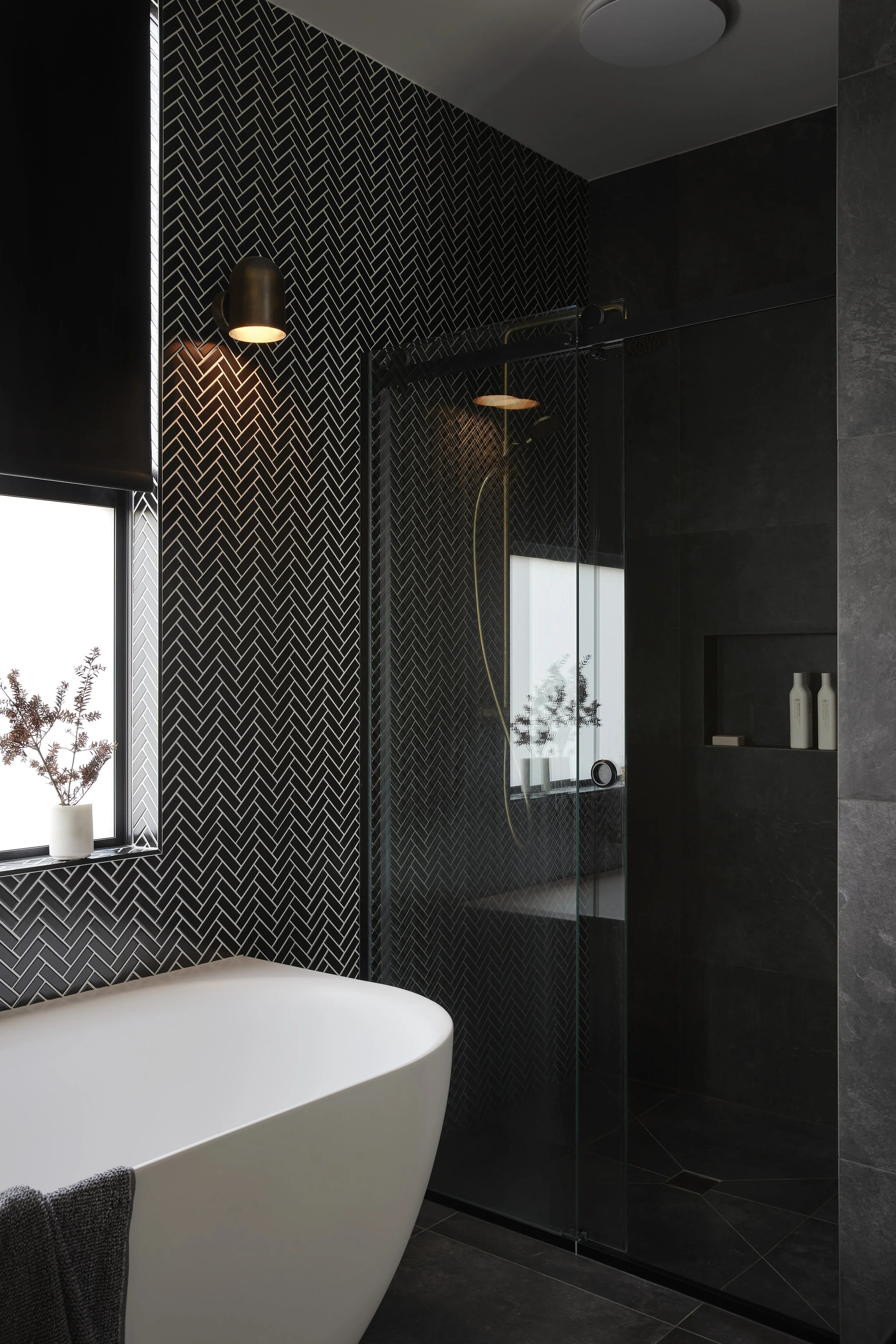 2602-Yvette Jay_Laird's Croft_ 33x.jpg