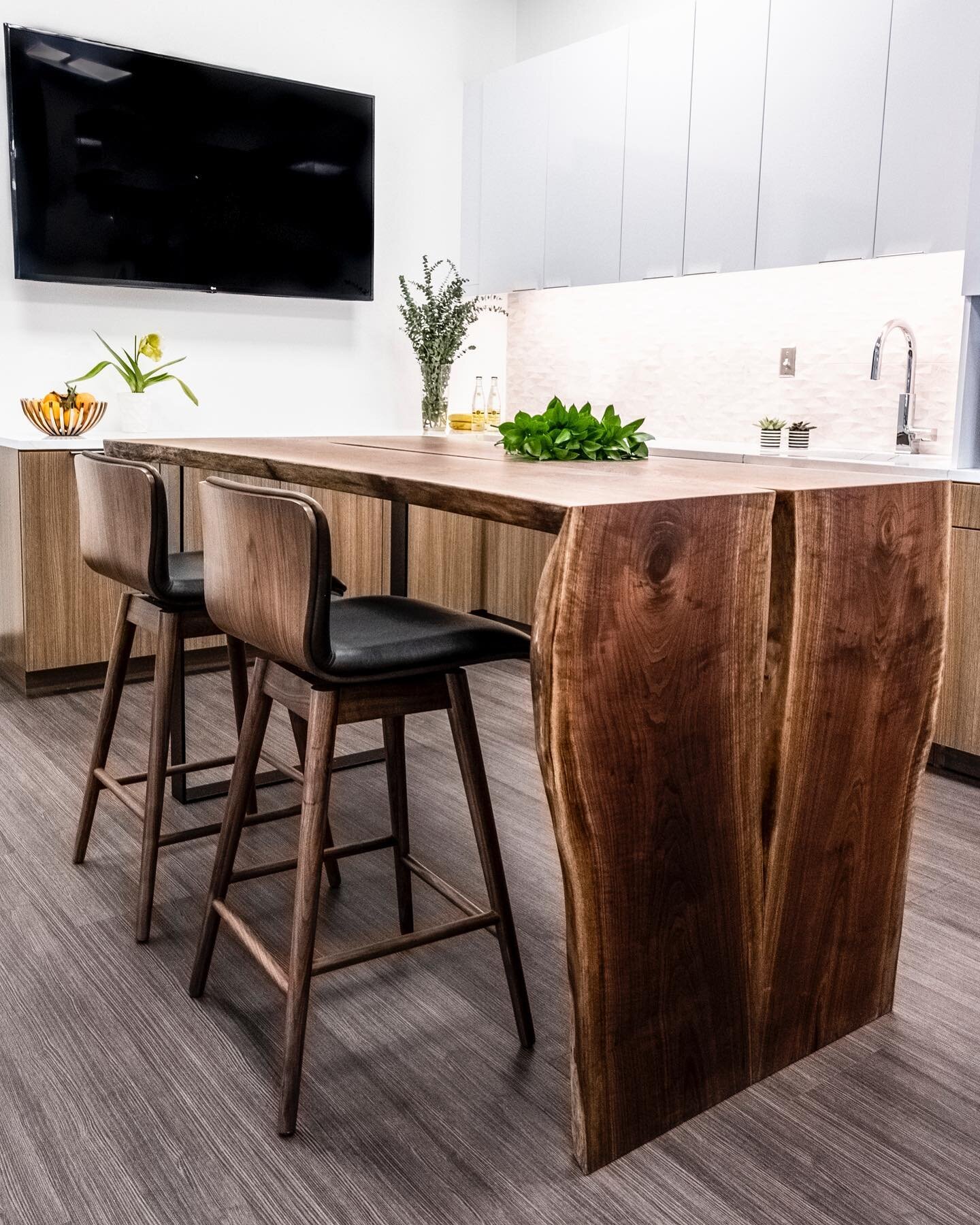Finished Break Room at our Equity Firm project in Cherry Creek, thanks @revamptgoods for collaborating on this beautiful island and @wilsonart @formicagroup @pentalquartz @article 📸 by @brettfoxstudio #commercialdesign #interiordesign #denverinterio