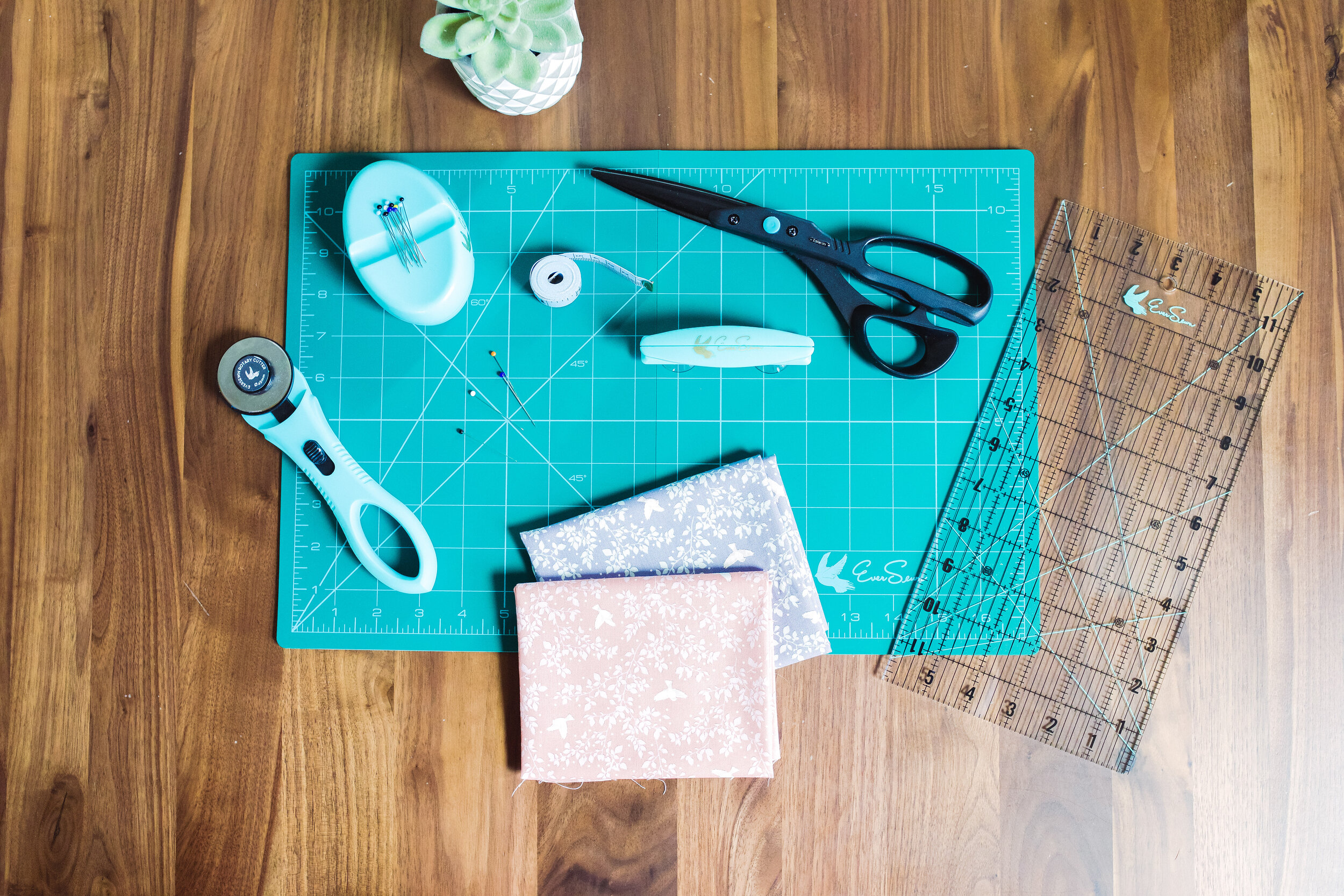 Crafters Corner : Trimmers & Scissors 101: A Beginner's Guide to Cutting