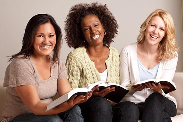 small-group-bible-study-topics-themes-tips.jpg