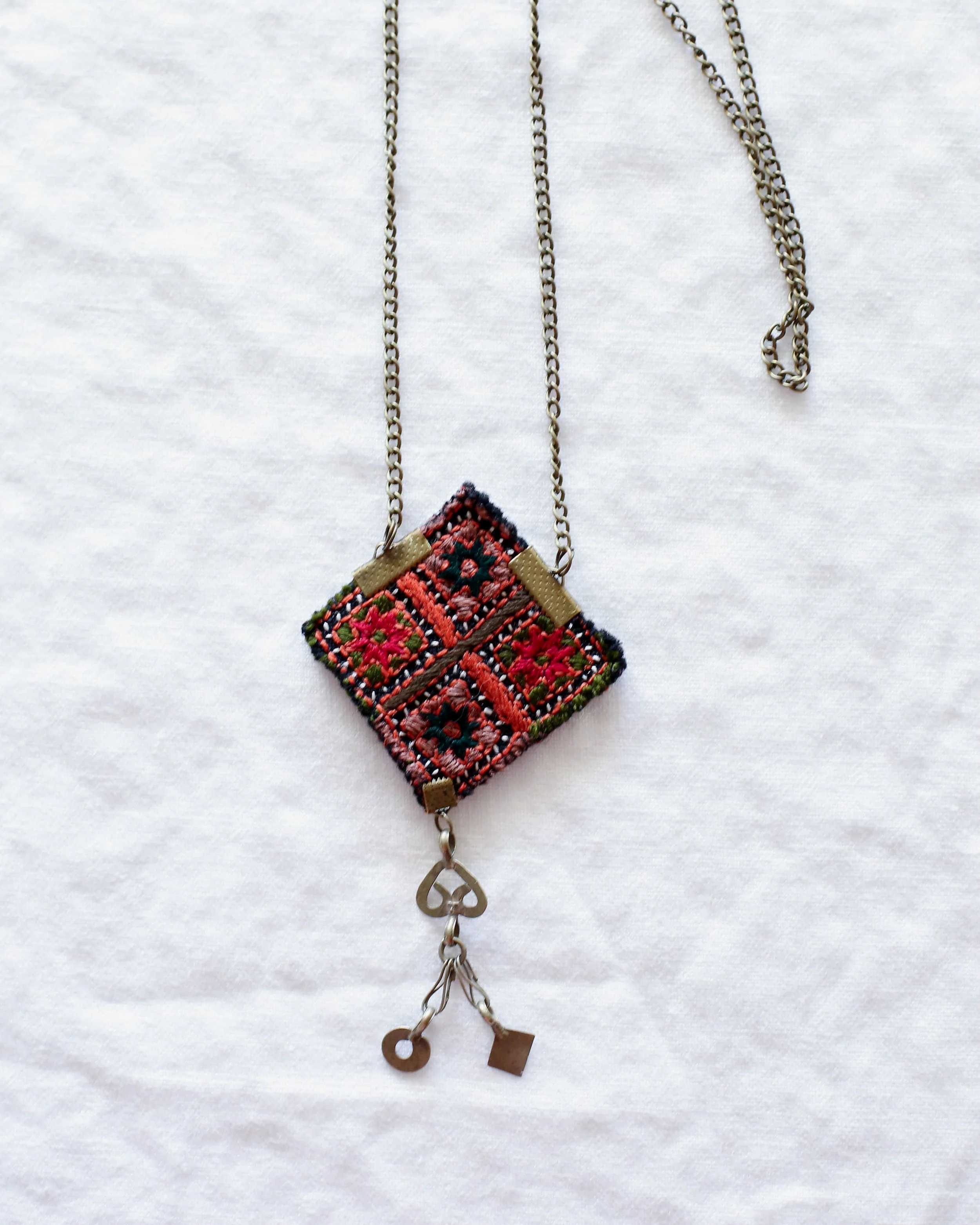 NeedleworkNeckless-7.jpg