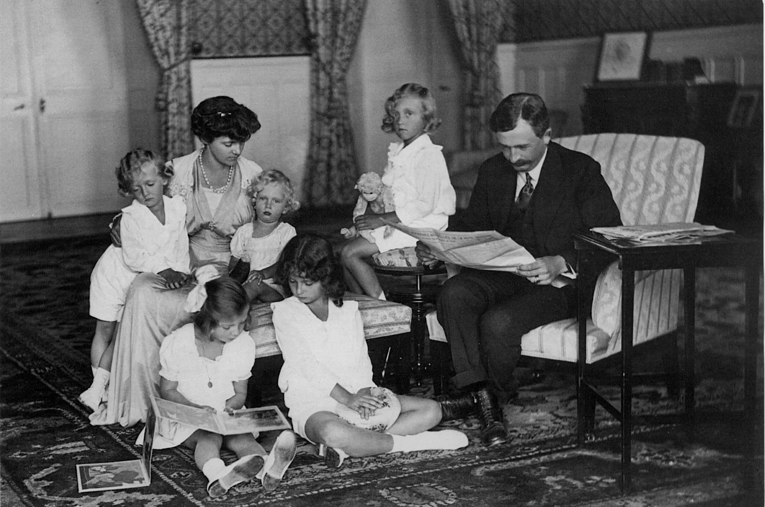 Karl and Zita relaxing with their children while in exile, 1919.