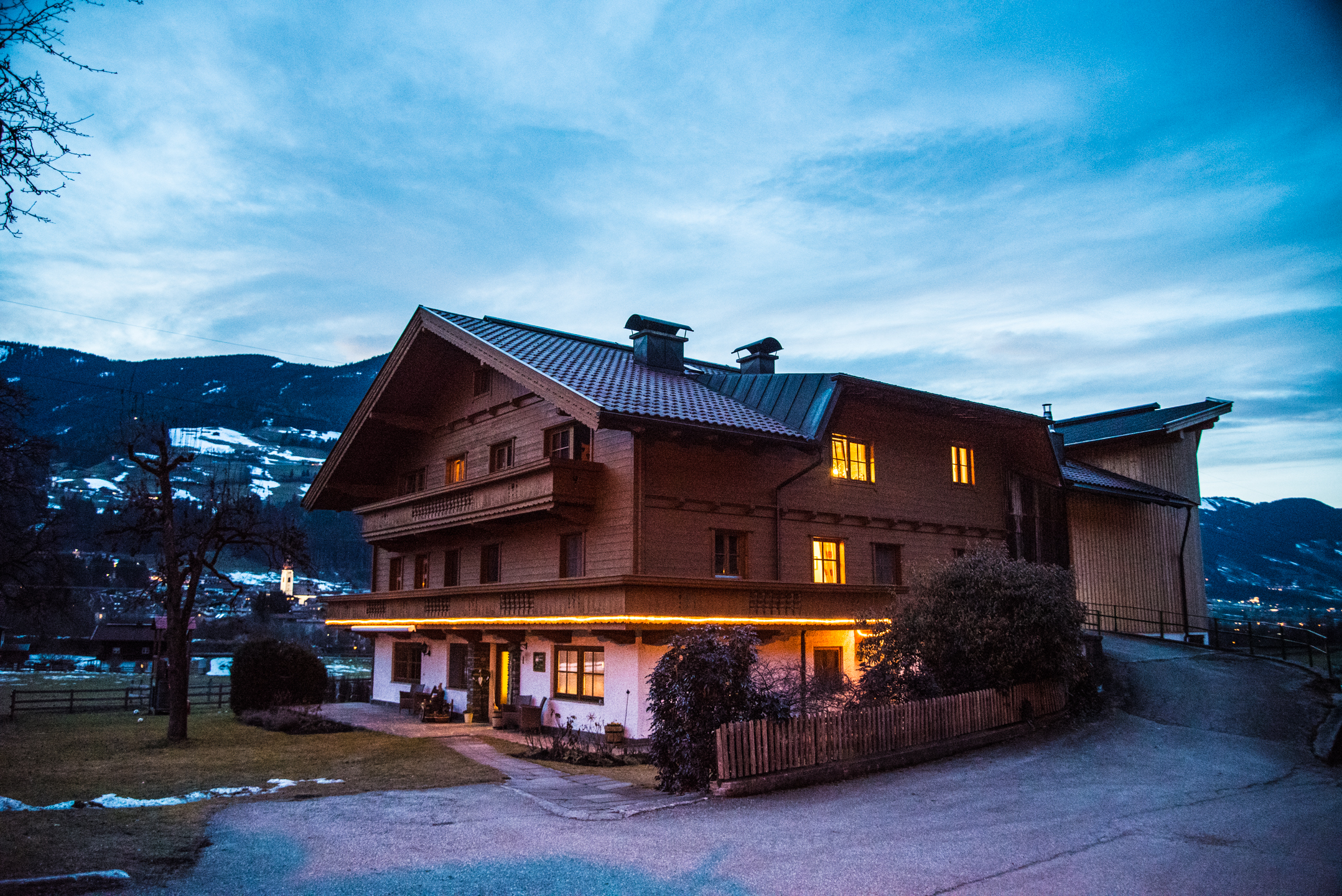Paulerhof bij het vallen van de avond.