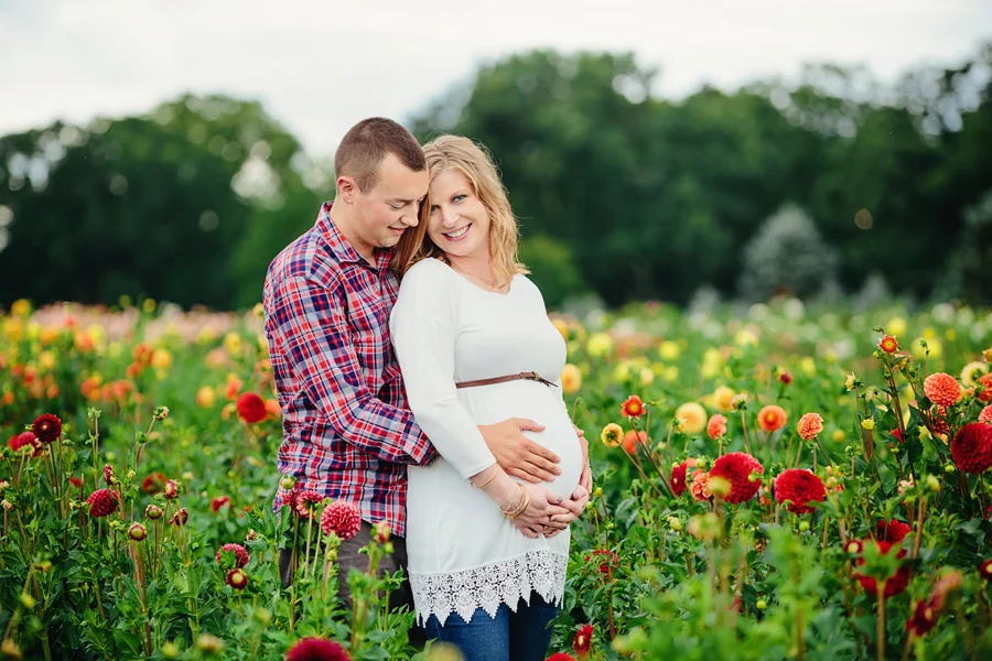 Dahlia Field Maternity Session - Aubrie and Andy