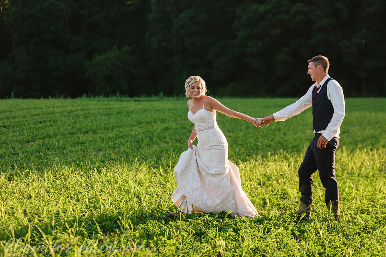 Michigan_Backyard_Wedding_120.jpg
