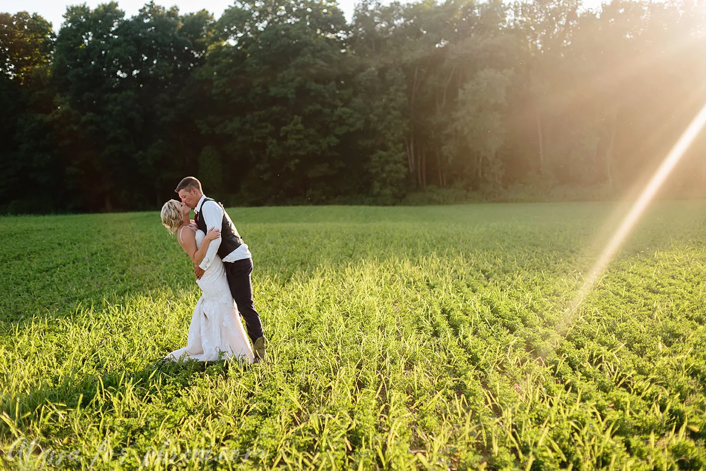 Michigan_Backyard_Wedding_121.jpg