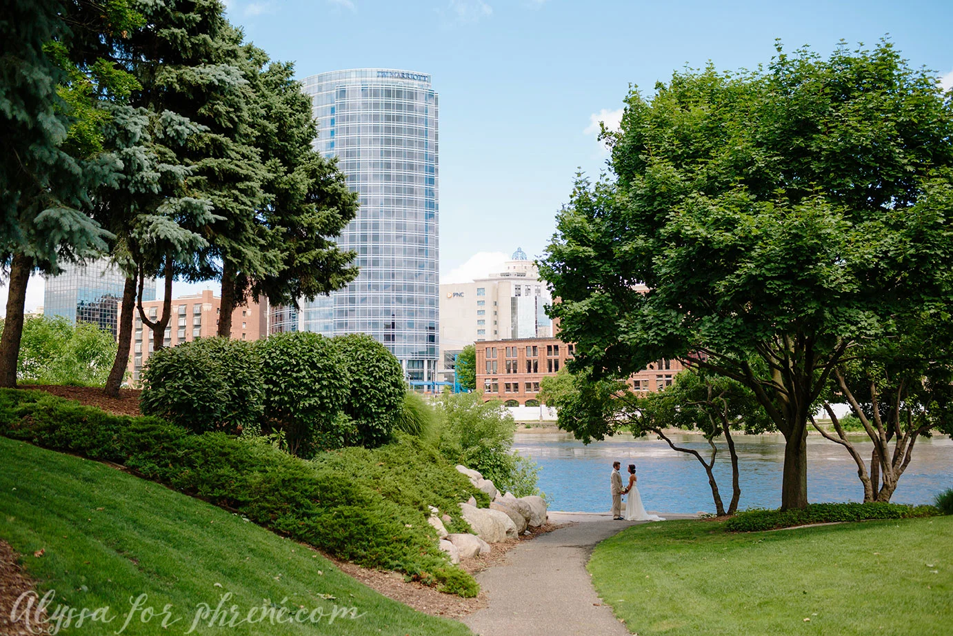 Grand_Rapids_Public_Museum_Wedding_048.jpg