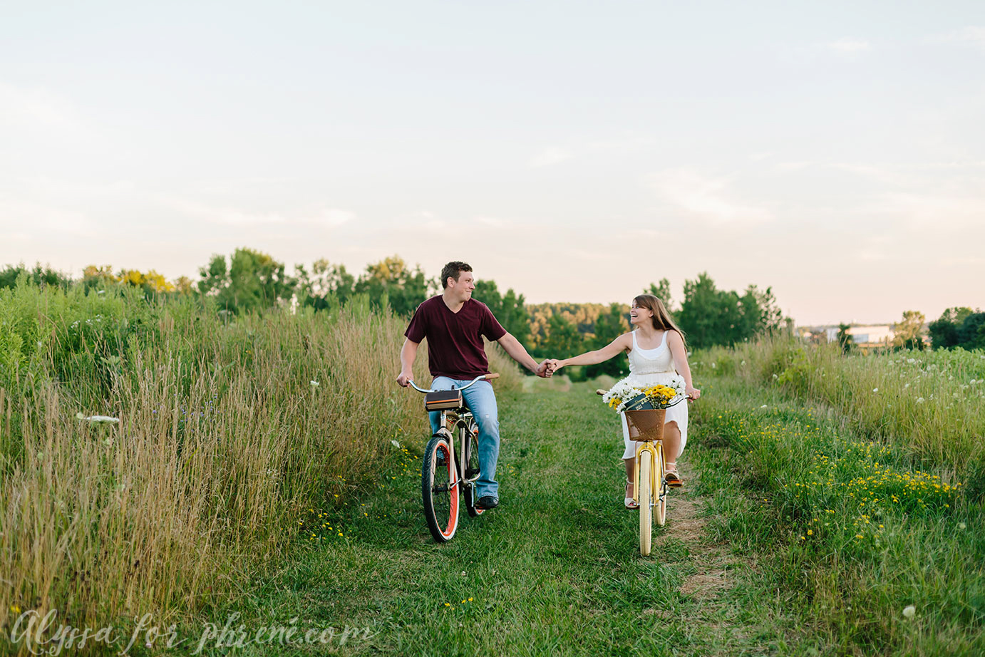 Grand_Rapids_Engagment_Photographer25.jpg