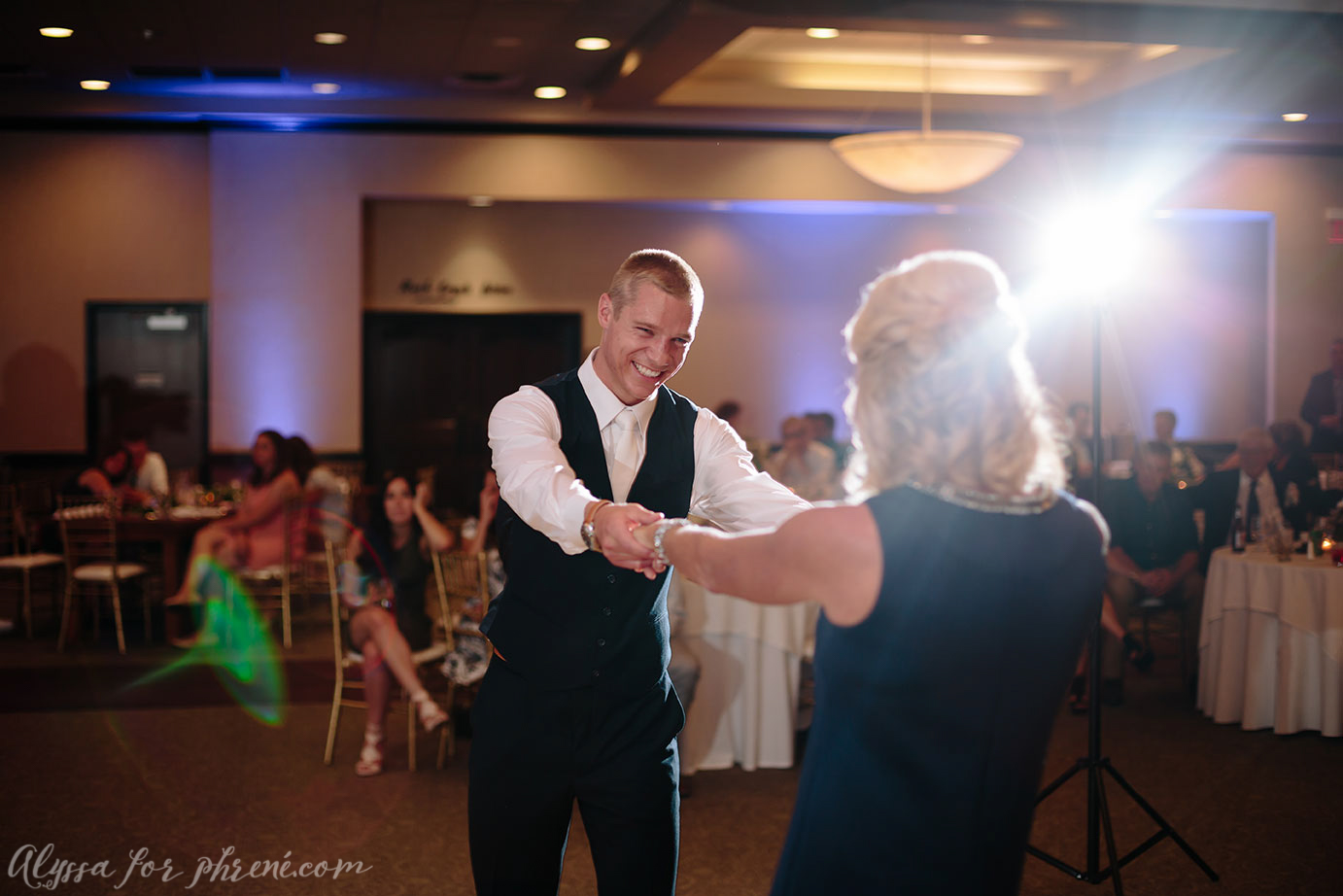 Sunnybrook_Country_Club_Wedding146.jpg