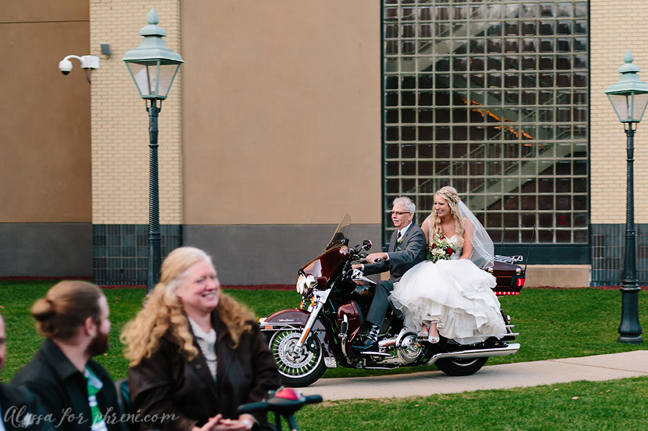 Grand_Rapids_Museum_Wedding_095.jpg