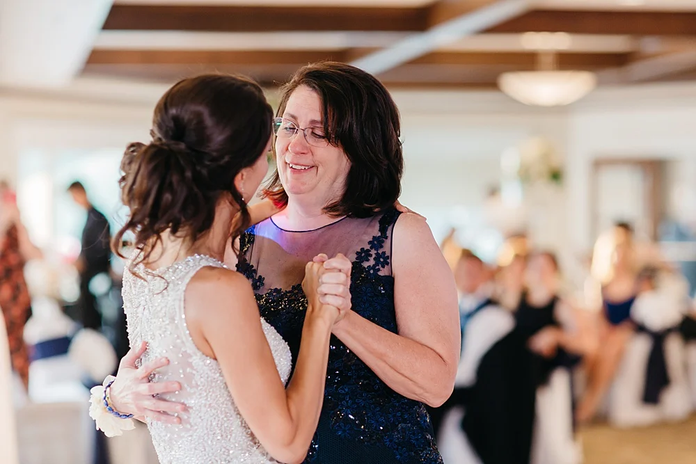 KalamazooCountryClub_Wedding_Photography127.jpg