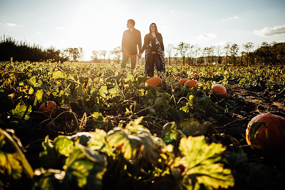 fall_apple_orchard_engagement-photography032.jpg