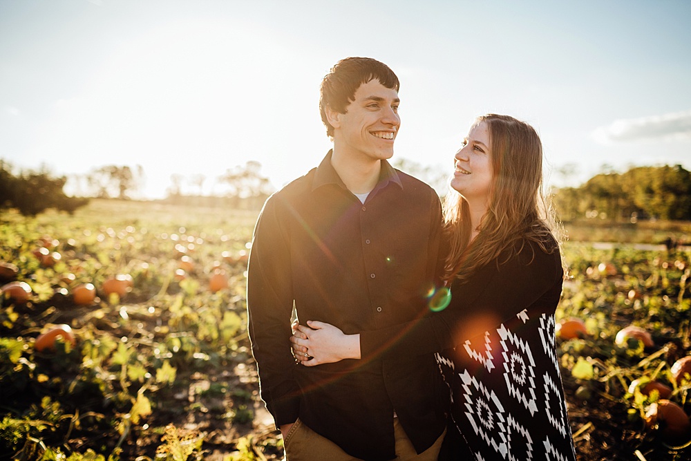 fall_apple_orchard_engagement-photography035.jpg