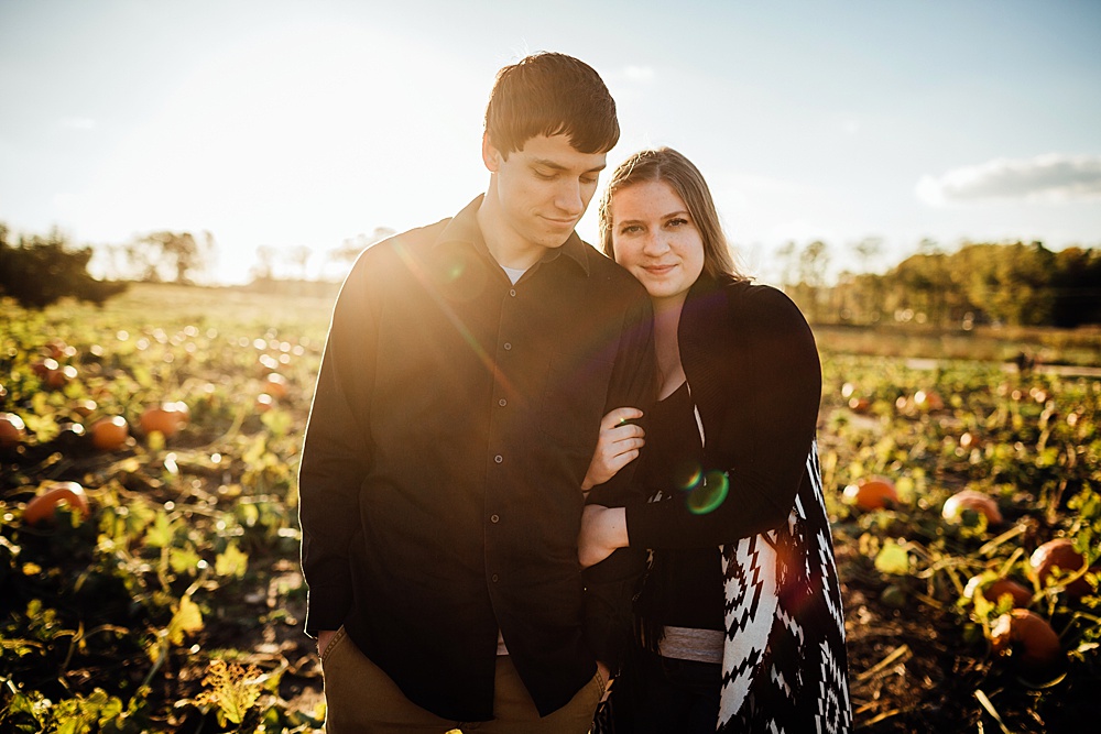fall_apple_orchard_engagement-photography036.jpg