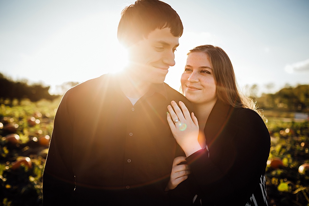 fall_apple_orchard_engagement-photography040.jpg