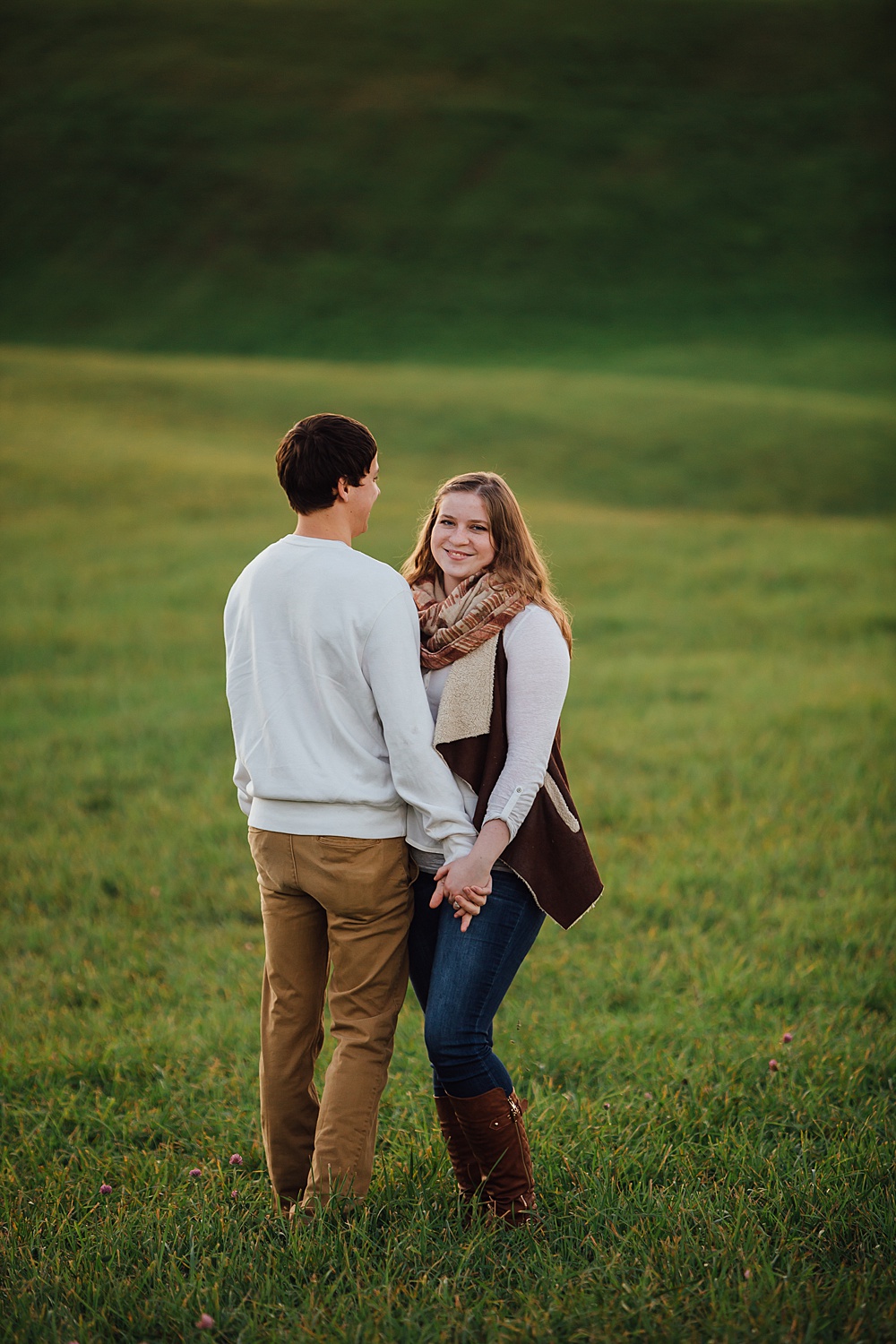 fall_apple_orchard_engagement-photography055.jpg