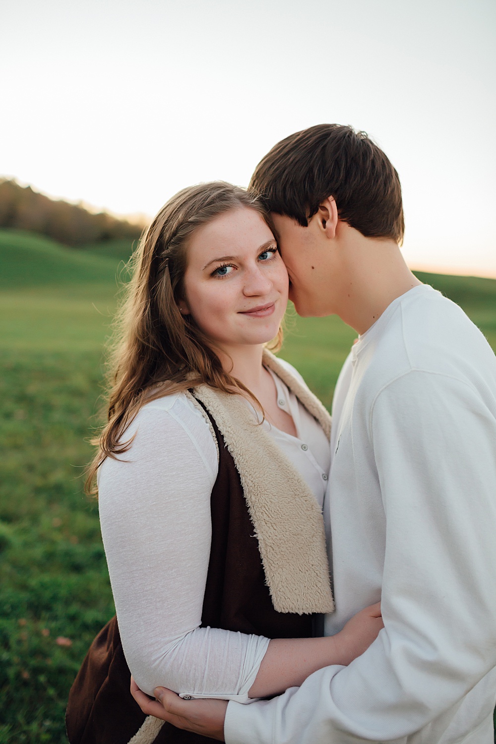 fall_apple_orchard_engagement-photography067.jpg