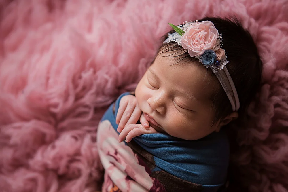 vibrant-colors- newborn-photography09.jpg