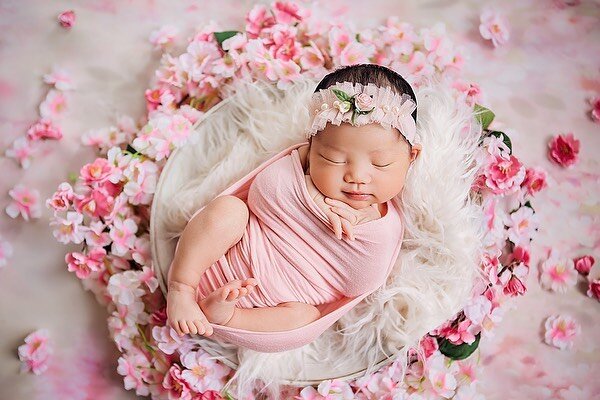 Ready for spring with these gorgeous little ladies we have had in this week! 🥰
.
.
.
.

.
.
.

.

 #babyfashion #newborn #newbornphotography #photography ##localphotographer #babyinspo #babyfever #westmichiganphotographer #photoshoot #photooftheday 