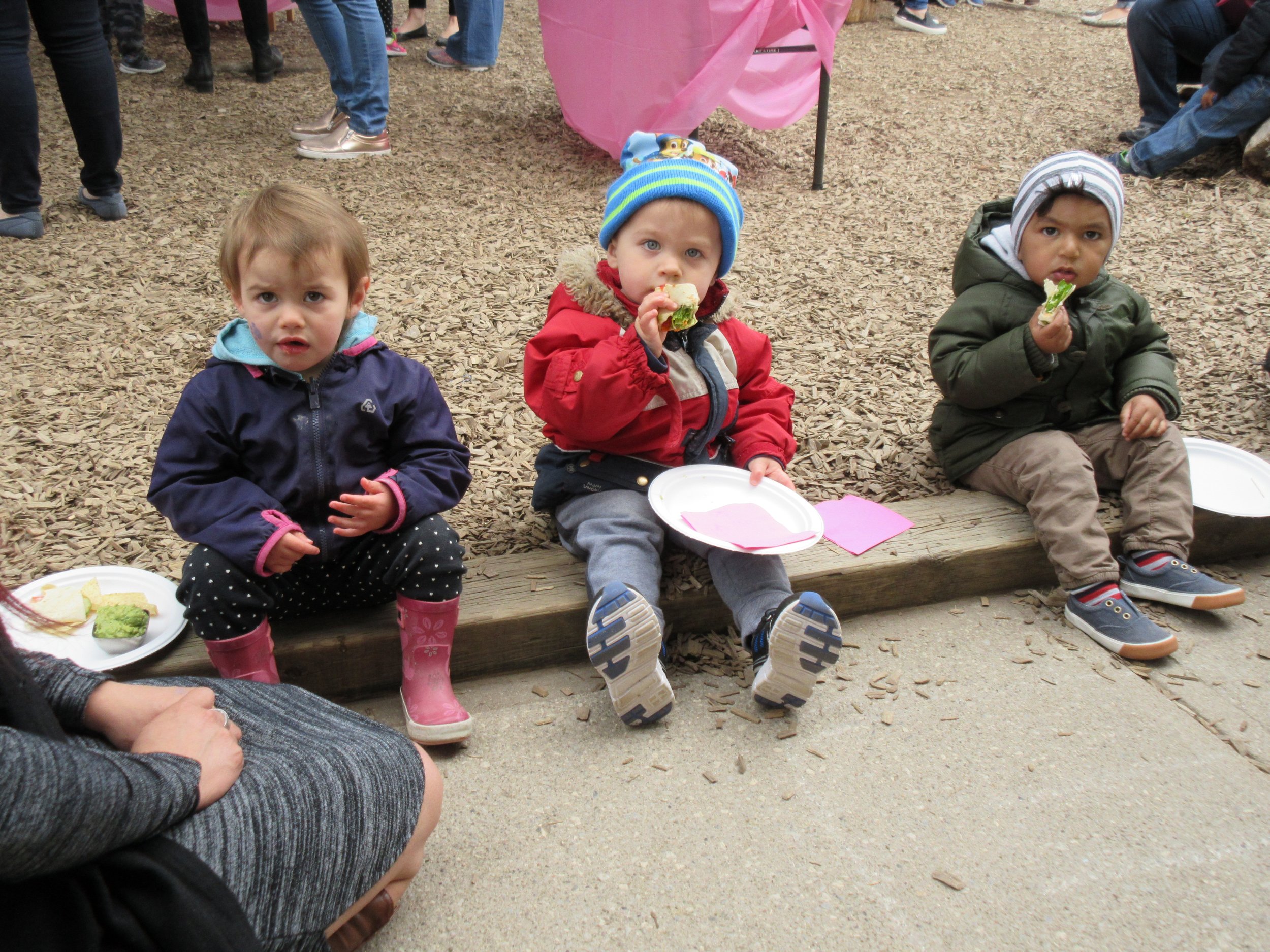 Kaban Montessori in Mississauga May 2017 Mother's Day Event Children having lunch with parents