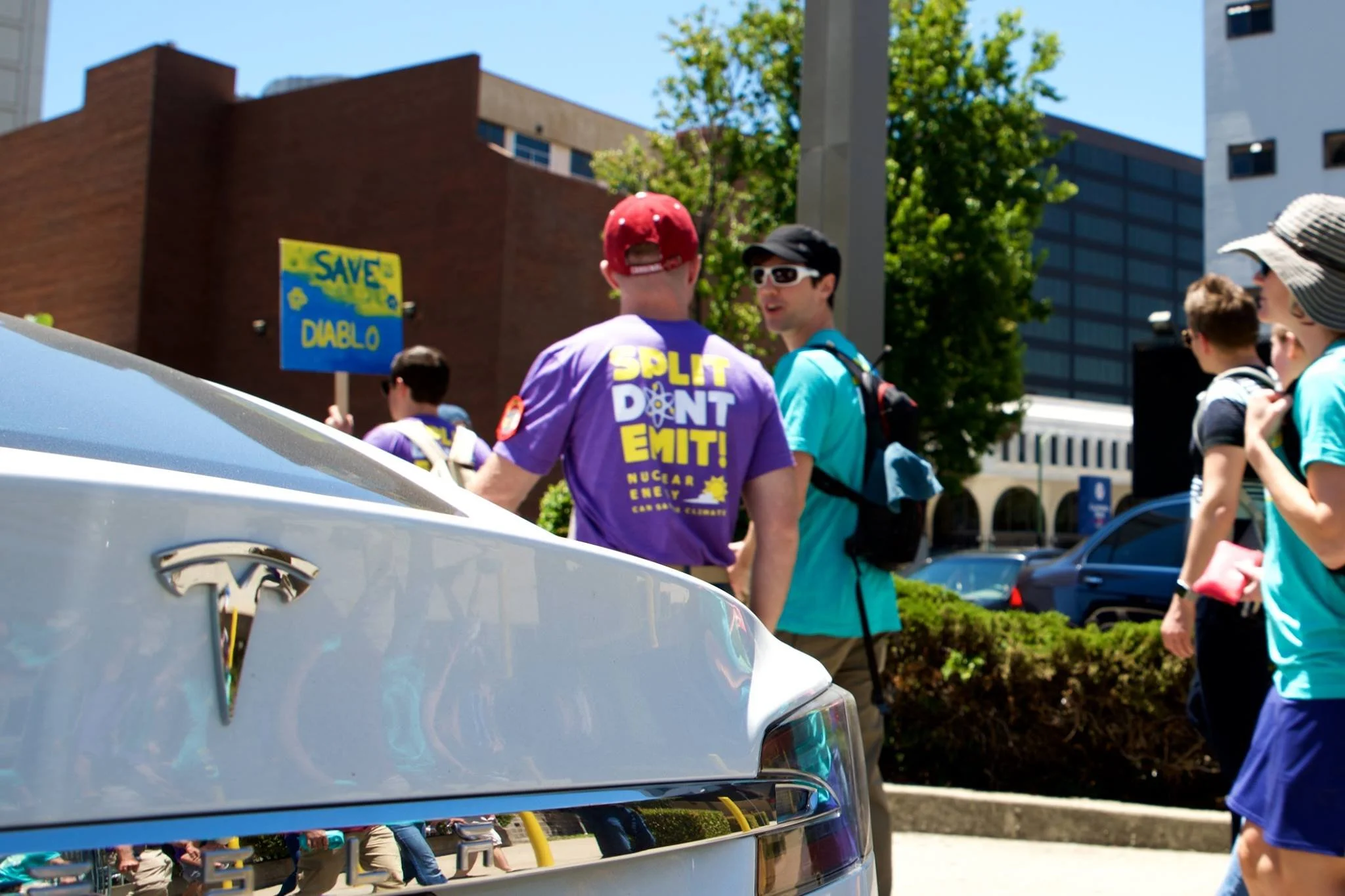 tesla split don't emit.jpeg