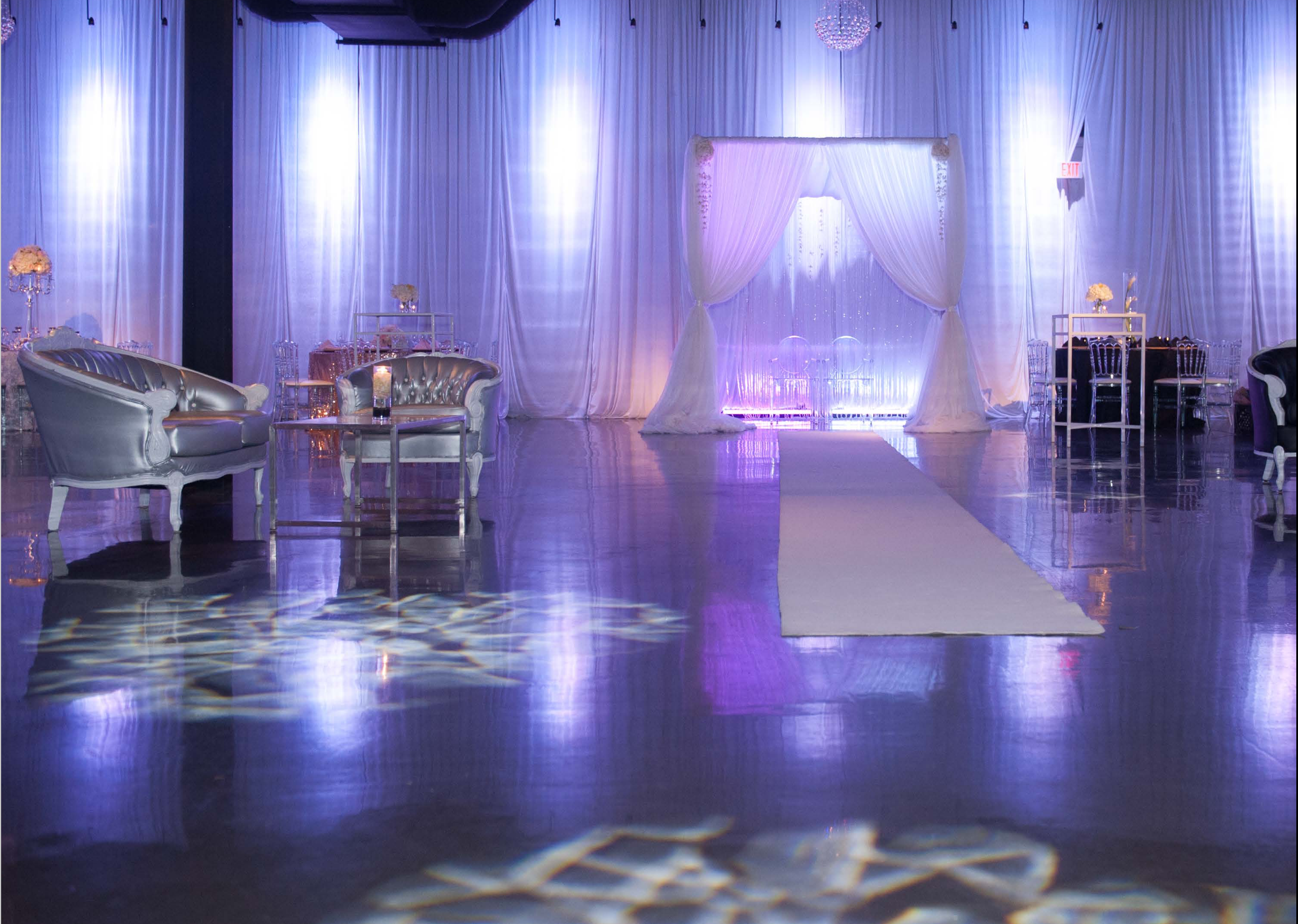 Note: Room rental fees vary between Saturday and Sunday weddings.For a more detailed quote, contact Isaac Drookman at info@yorkmillsgallery.com or 416.525.5683