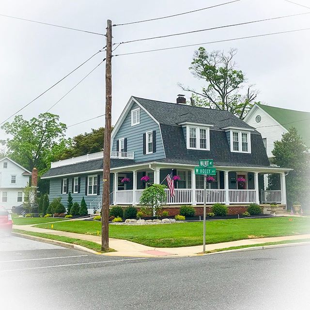 This adorable Dutch colonial is on one of Pitman&rsquo;s main drags, West Holly Ave. The original part of the house was built in the 1890&rsquo;s, and the back addition was added in the 1930&rsquo;s. Once a dentist&rsquo;s office, this home has been 