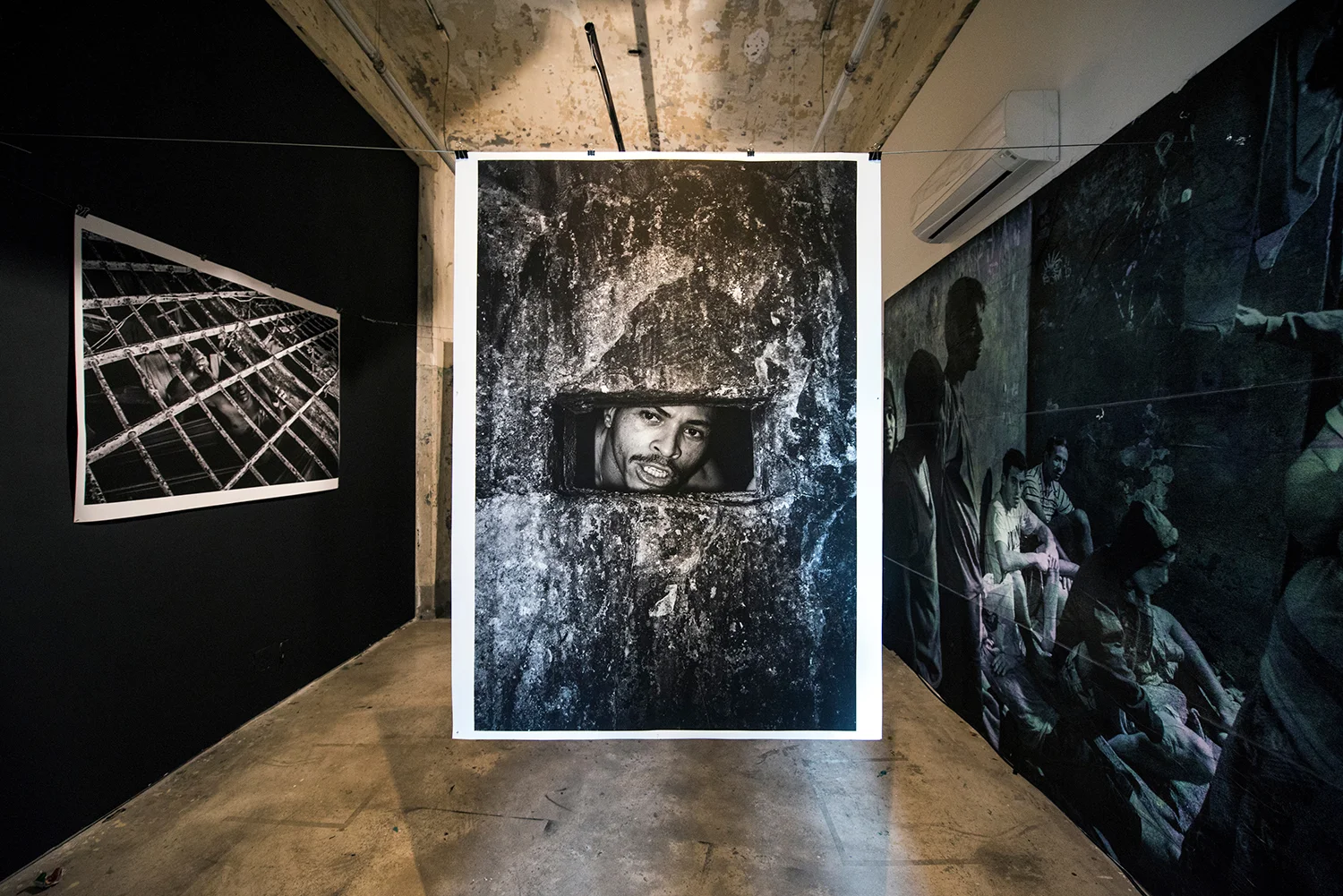 Co-curator of Foto Invasão, a photo festival with installations, projections, collective exhibition, debates, workshops, prints fair | Red Bull Station, São Paulo, 2016 and 2018. Installation by Tommaso Protti, photo Ignacio Aronovich