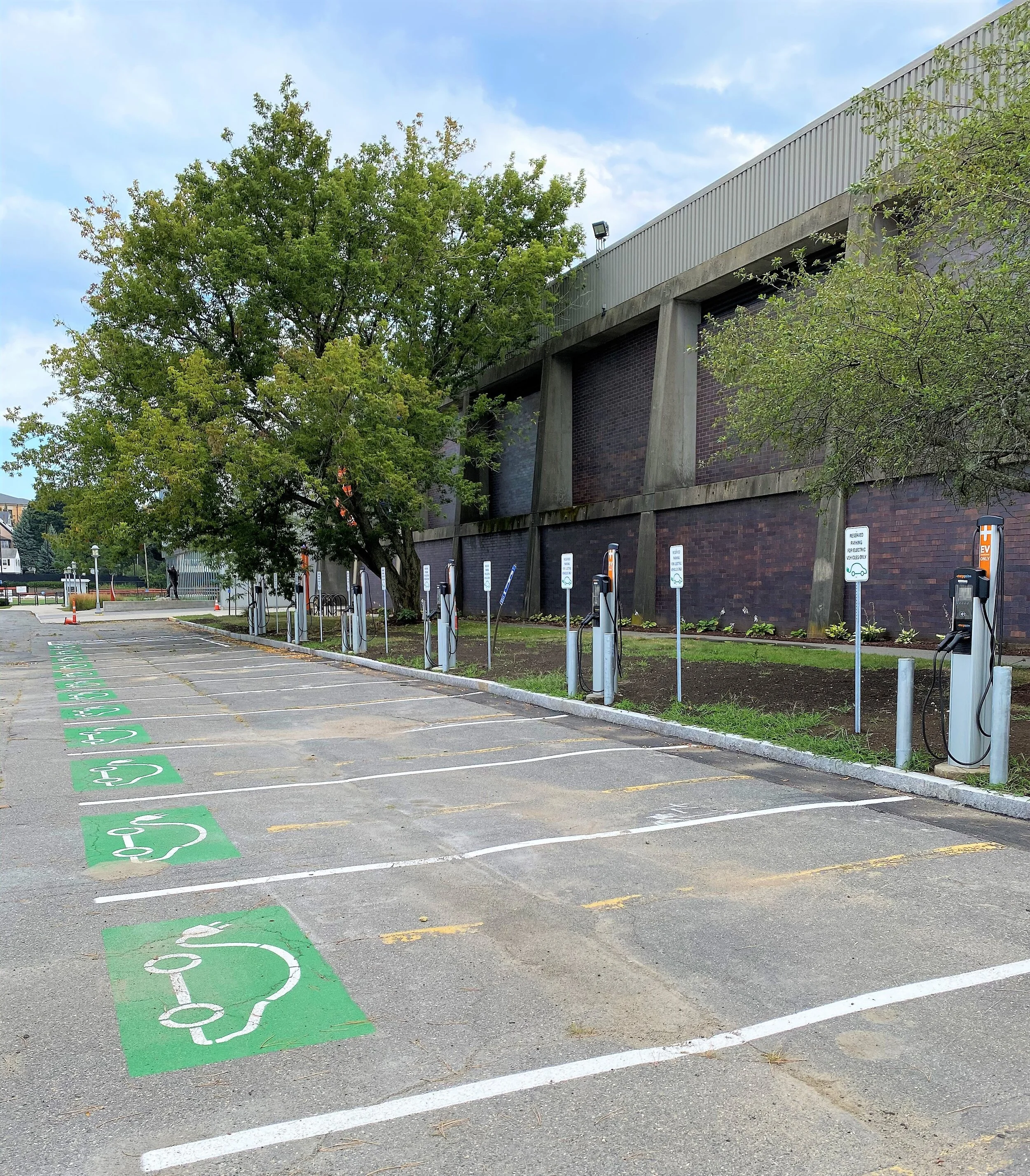Salem State University Adds Six New ChargePoint Stations
