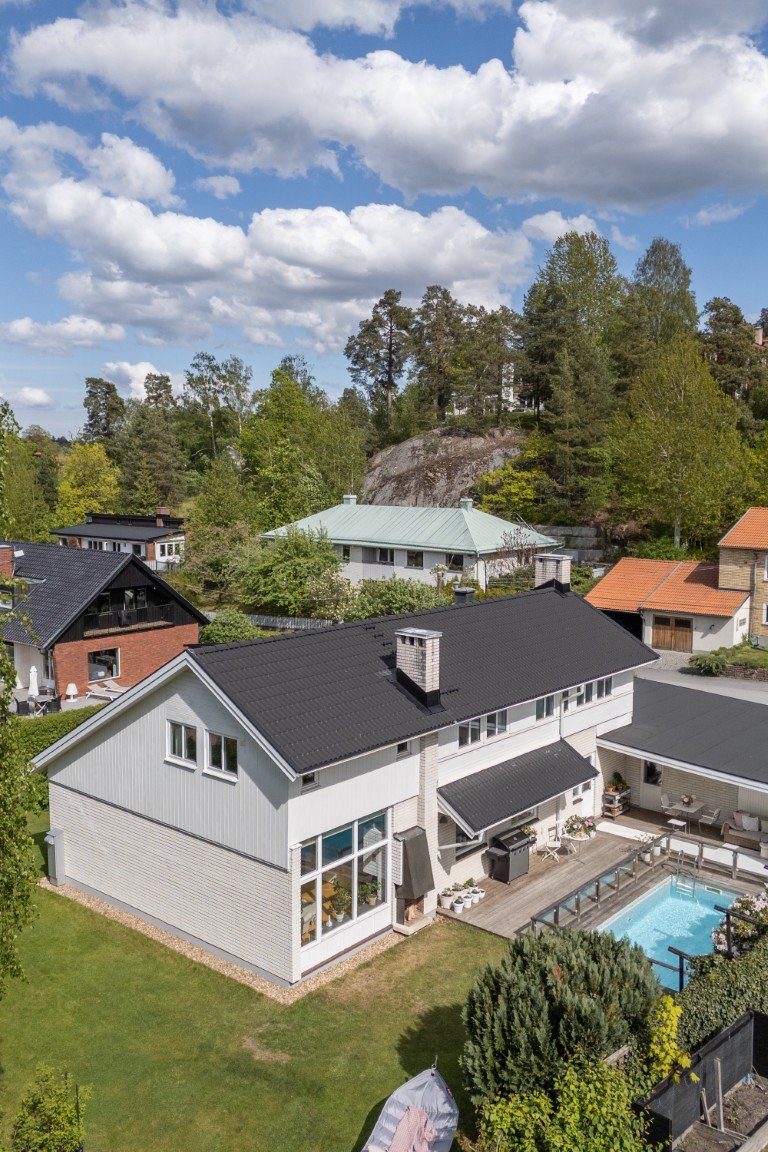 Saltängsvägen_13_Exterior-Drone-3 (web).jpg